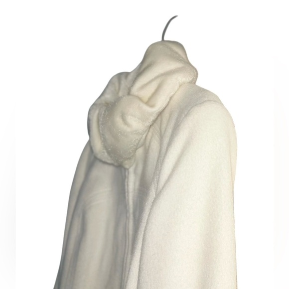 White European coat​ - Picture 5 of 13